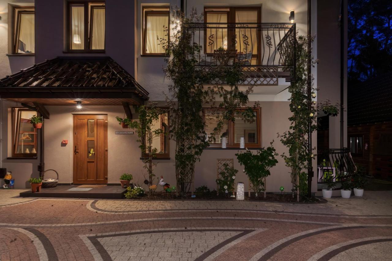 Veranda Domy I Apartament بوبيروفو المظهر الخارجي الصورة