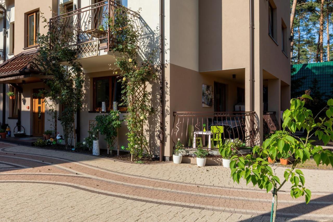 Veranda Domy I Apartament بوبيروفو المظهر الخارجي الصورة