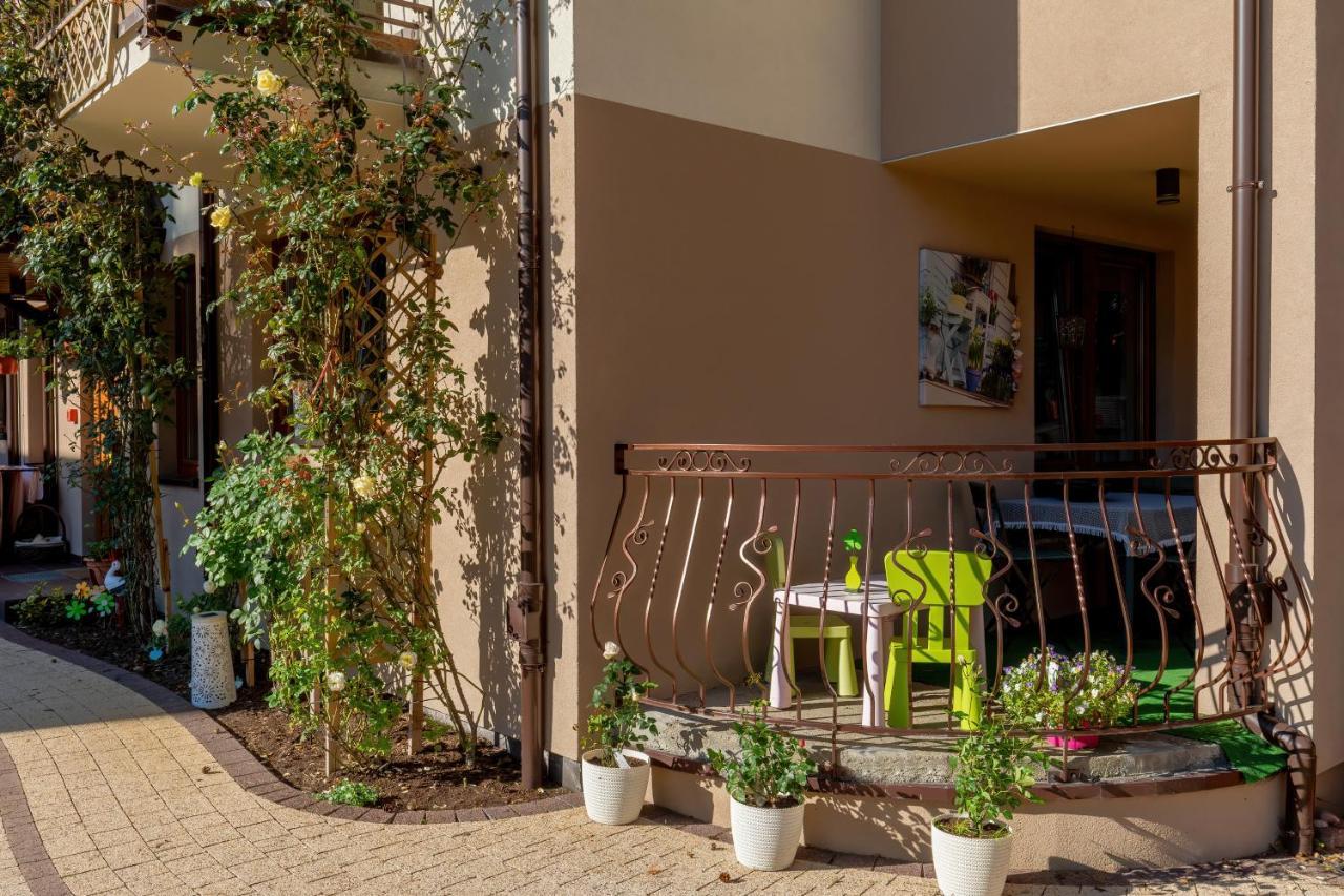 Veranda Domy I Apartament بوبيروفو المظهر الخارجي الصورة